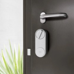 Inteligentny zamek do drzwi YALE Linus Smart Lock 05 101200 SI srebrny